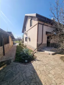 Casa-vila si teren in Nanov - foto 2