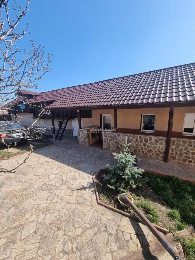 Casa-vila si teren in Nanov - foto 24