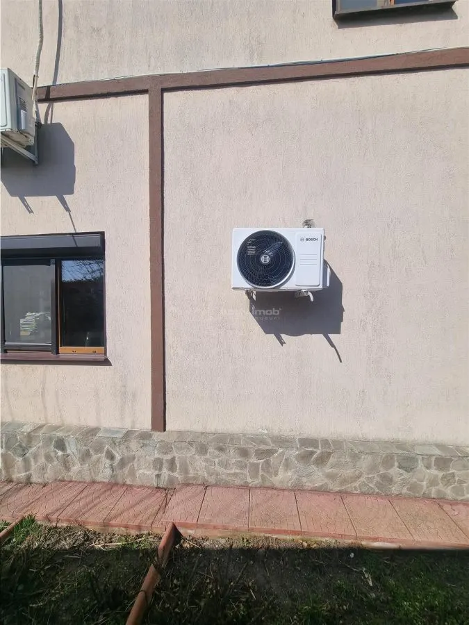 Casa-vila si teren in Nanov - foto 7