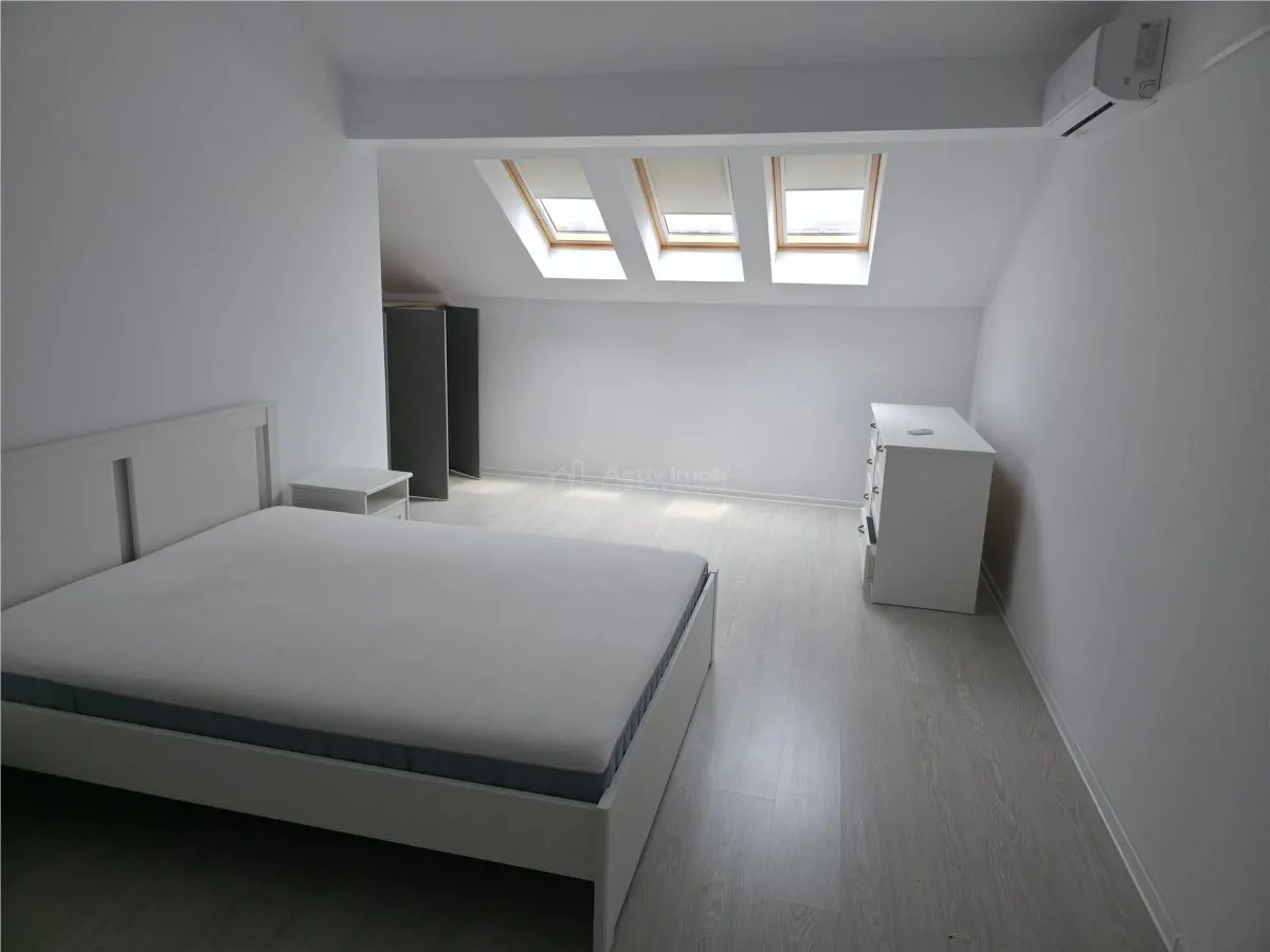Villa Moderne Mitoyenne – Otopeni – 5 Chambres – 3 Salles de Bain – 160 m² - foto 11