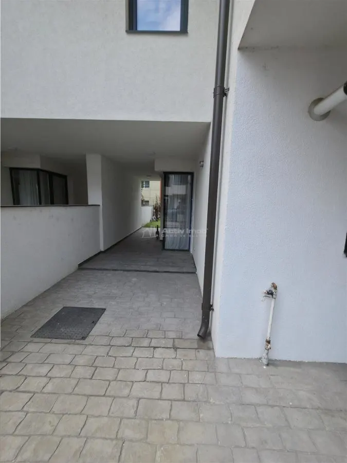 Villa Moderne Mitoyenne – Otopeni – 5 Chambres – 3 Salles de Bain – 160 m² - foto 15