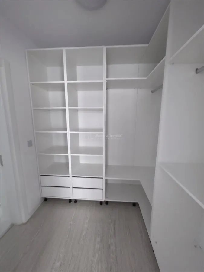 Villa Moderne Mitoyenne – Otopeni – 5 Chambres – 3 Salles de Bain – 160 m² - foto 16