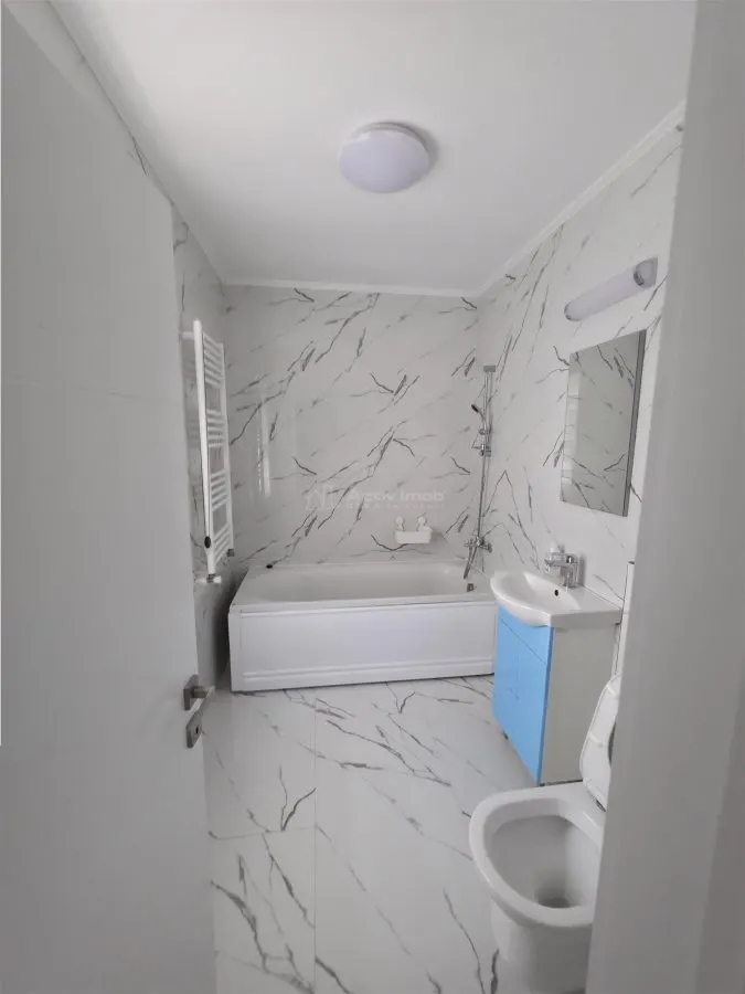 Villa Moderne Mitoyenne – Otopeni – 5 Chambres – 3 Salles de Bain – 160 m² - foto 3