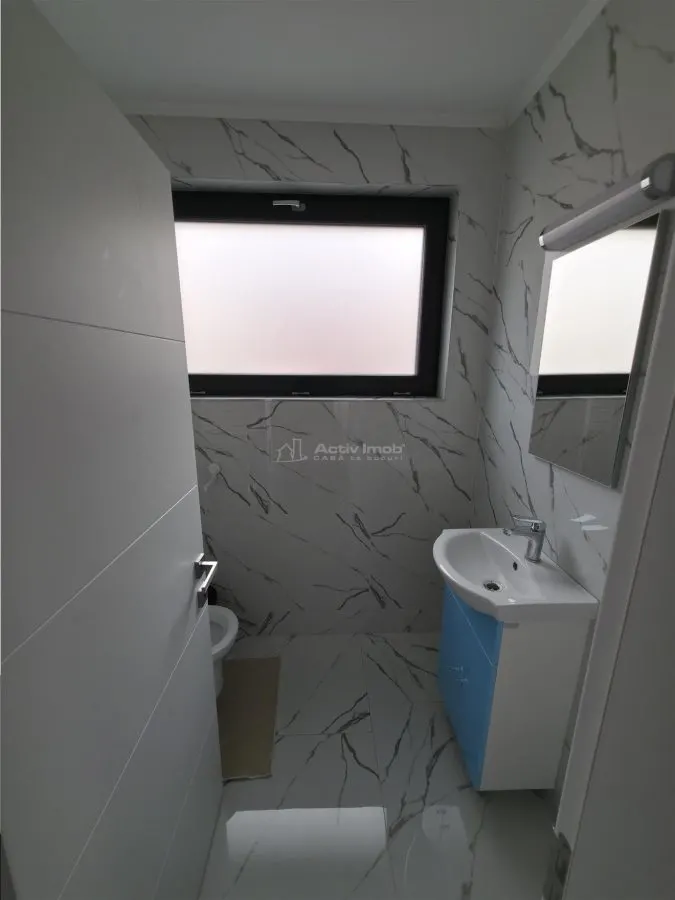 Villa Moderne Mitoyenne – Otopeni – 5 Chambres – 3 Salles de Bain – 160 m² - foto 4