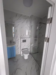 Villa Moderne Mitoyenne – Otopeni – 5 Chambres – 3 Salles de Bain – 160 m² - foto 5