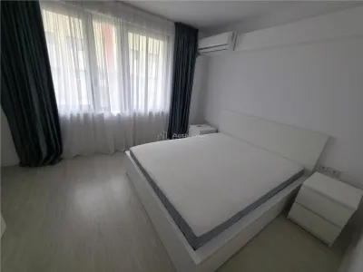 Villa Moderne Mitoyenne – Otopeni – 5 Chambres – 3 Salles de Bain – 160 m² - foto 7