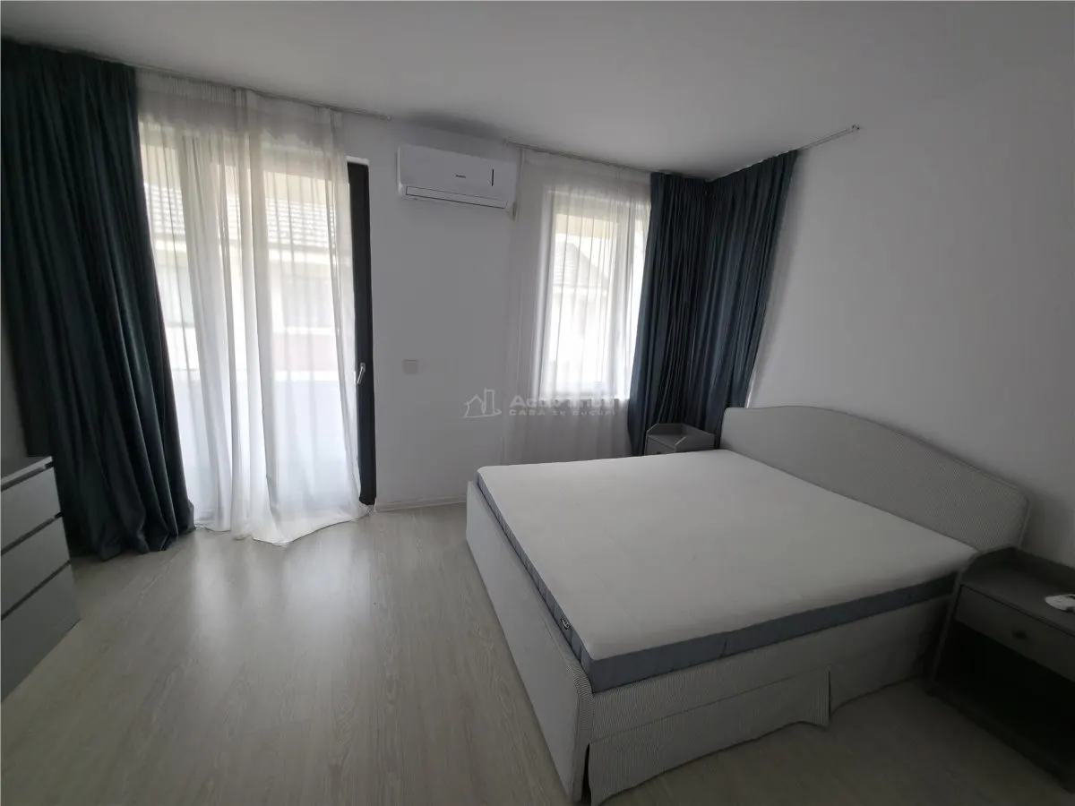 Villa Moderne Mitoyenne – Otopeni – 5 Chambres – 3 Salles de Bain – 160 m² - foto 8
