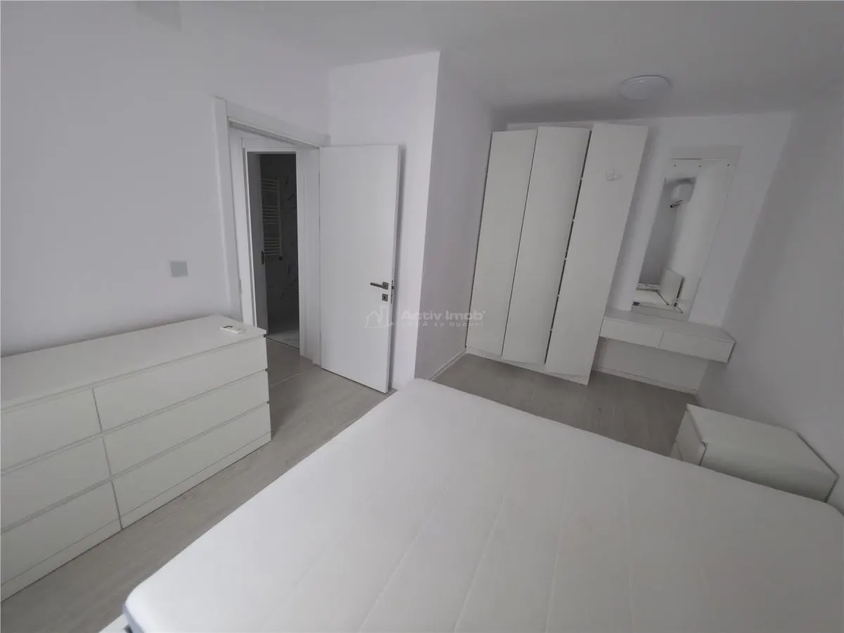 Villa Moderne Mitoyenne – Otopeni – 5 Chambres – 3 Salles de Bain – 160 m² - foto 10