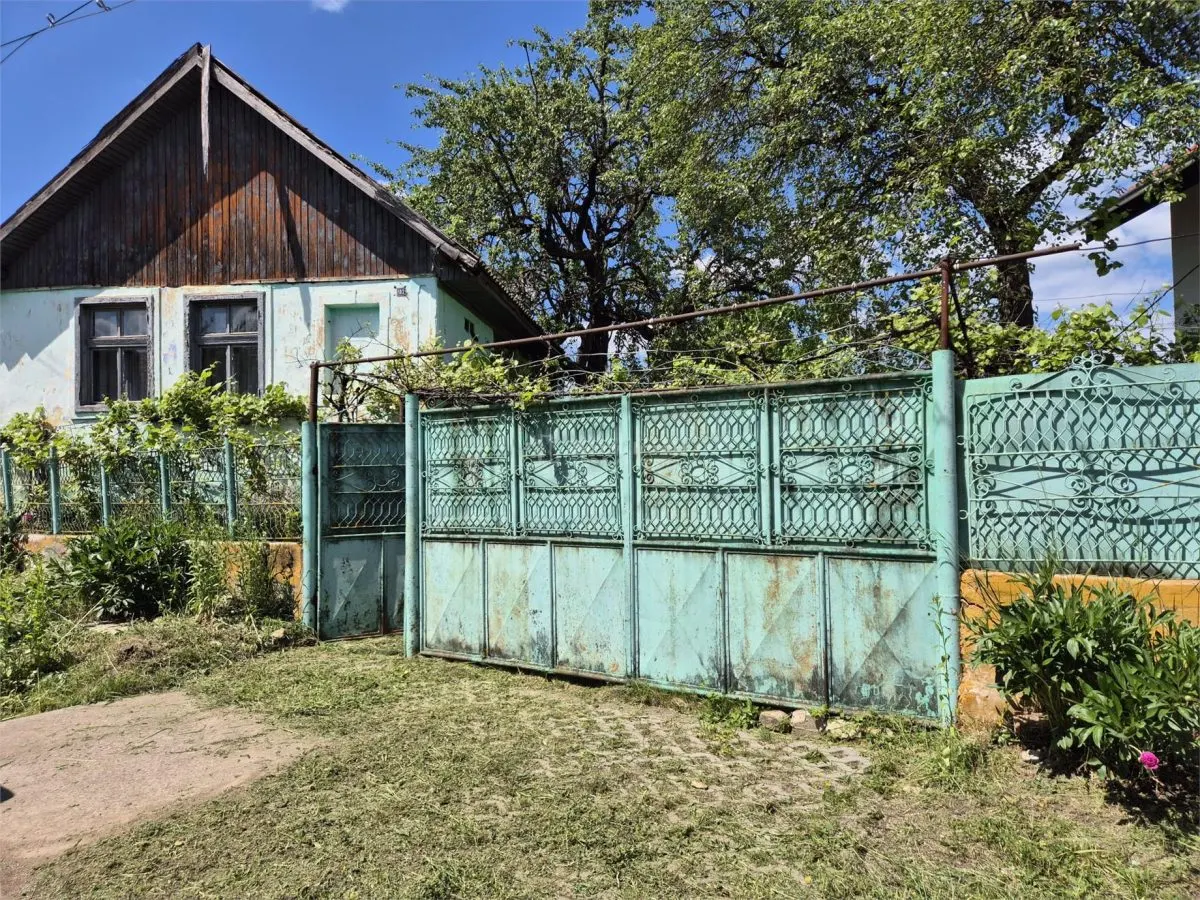 Casa de vanzare cu 2112 mp teren - foto 1