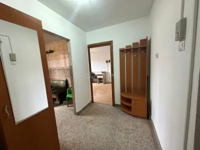 Resita, 3-Bedroom Apartment, Semi-Open Plan, Central Location - foto 12