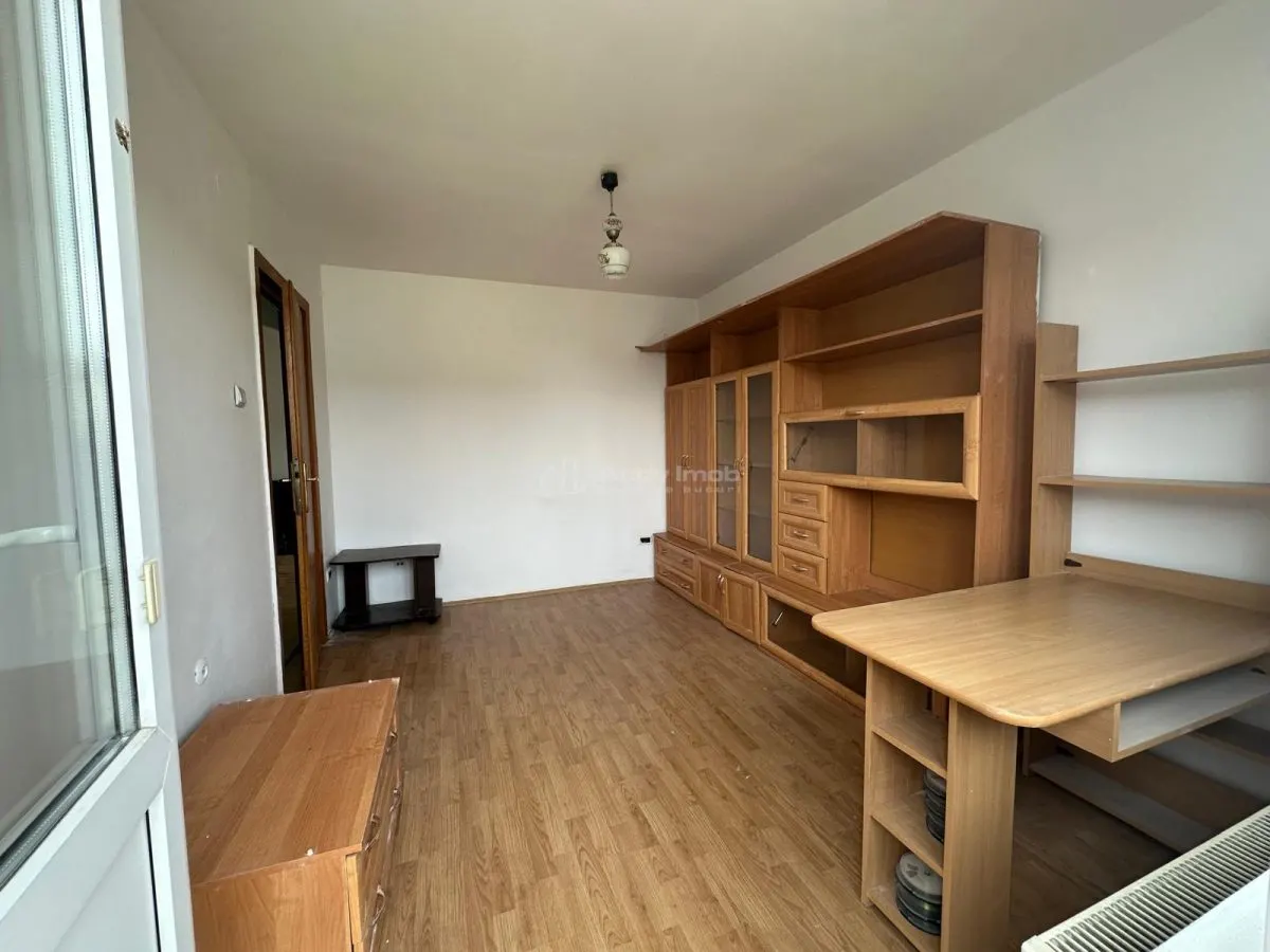 Resita, 3-Bedroom Apartment, Semi-Open Plan, Central Location - foto 15