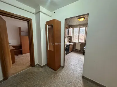 Resita, 3-Bedroom Apartment, Semi-Open Plan, Central Location - foto 22