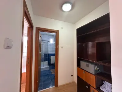 Resita, 3-Bedroom Apartment, Semi-Open Plan, Central Location - foto 25
