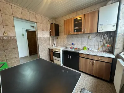 Resita, 3-Bedroom Apartment, Semi-Open Plan, Central Location - foto 8