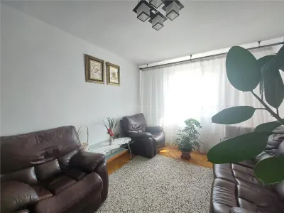 EXCLUSIVITATE, 4 camere, 60 mp, etaj 3, str.REPUBLICII zona CFR - Buzau
