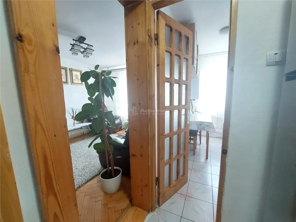 EXCLUSIVITATE, 4 camere, 60 mp, etaj 3, str.REPUBLICII zona CFR - foto 12