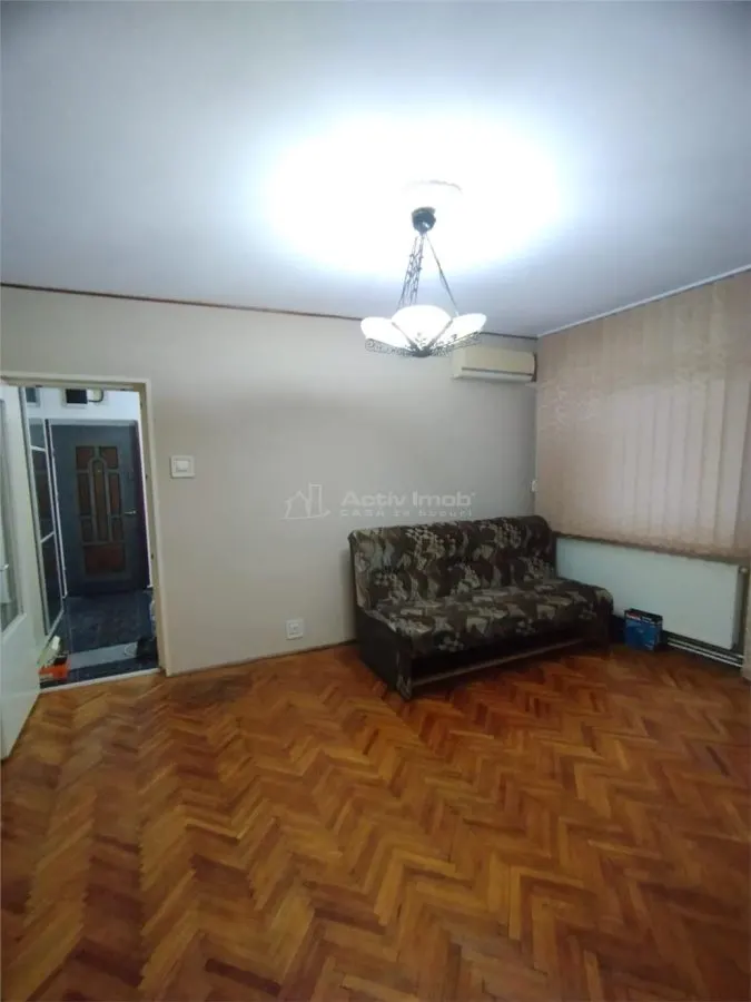 Apartament cu 4 camere, situat in zona de nord a orasului - foto 2