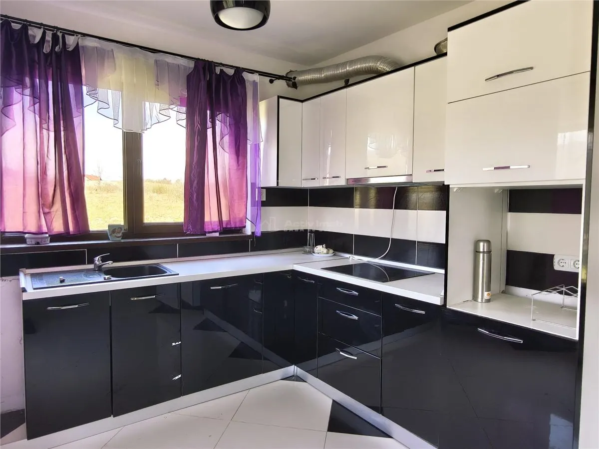 Casa individuala de vanzare in Talmaciu - foto 6