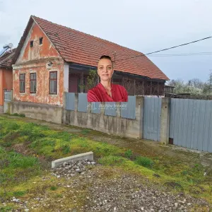 Casa cu Gradina si Teren, 4636 MP. Ghertenis - Bocsa