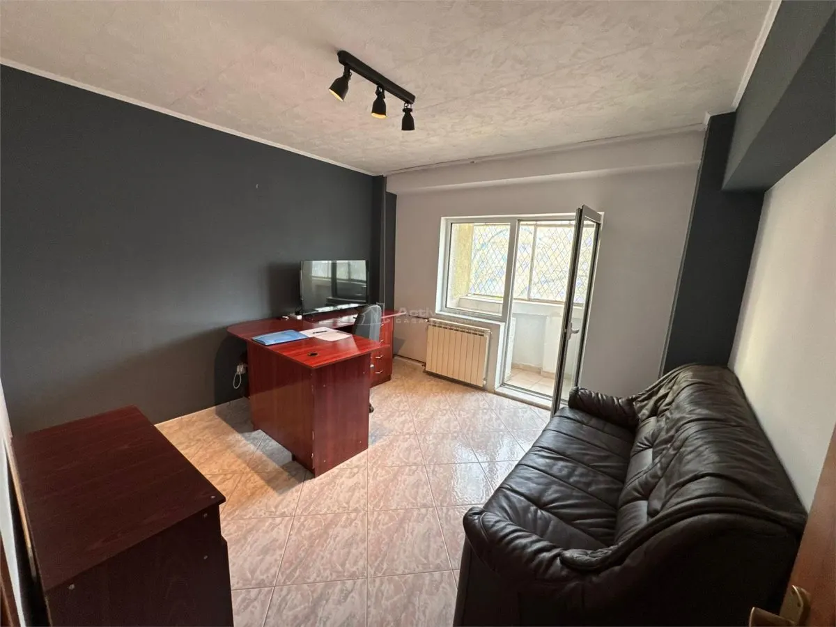 Sale: 2-Bedroom Office Apartment, 1st Floor, Bd. Burebista – Alba Iulia Square - foto 2