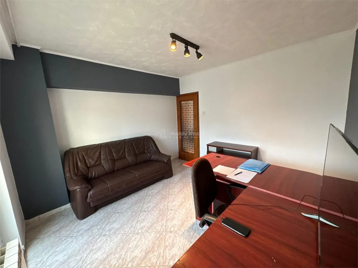Sale: 2-Bedroom Office Apartment, 1st Floor, Bd. Burebista – Alba Iulia Square - foto 3