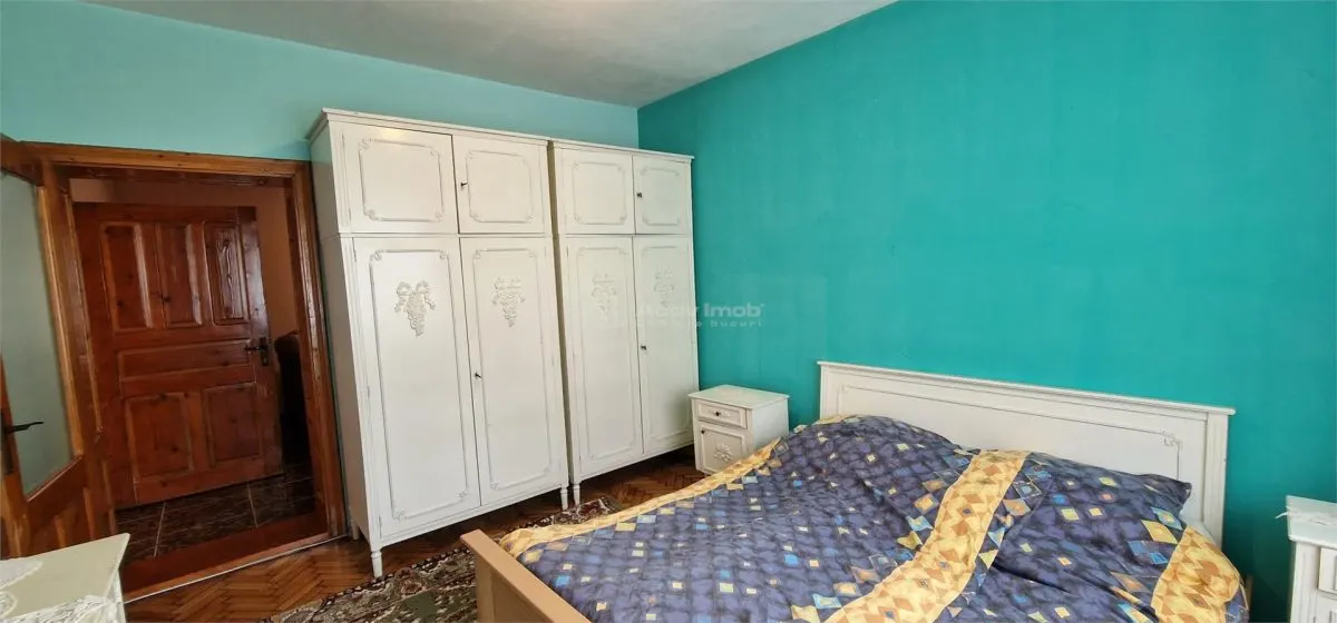 House / villa for sale 230 sqm in Resita, Muncitoresc area - foto 11