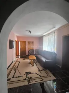 House / villa for sale 230 sqm in Resita, Muncitoresc area - foto 7
