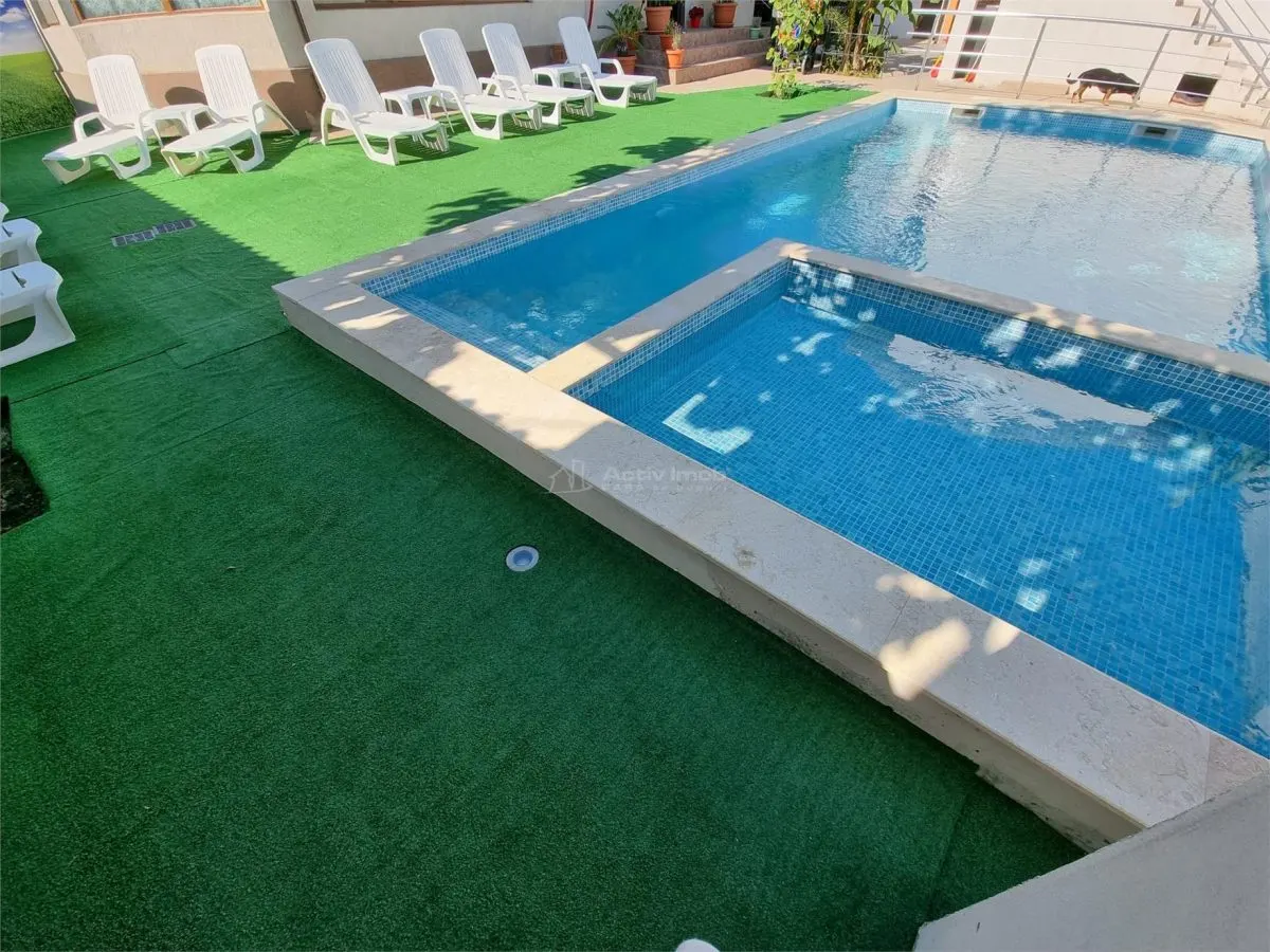 Villa 3 Chambres avec Pension 9 Chambres – Eforie Nord - foto 2