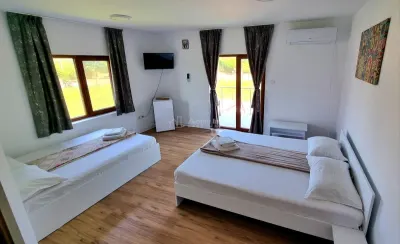 Villa 3 Chambres avec Pension 9 Chambres – Eforie Nord - foto 3