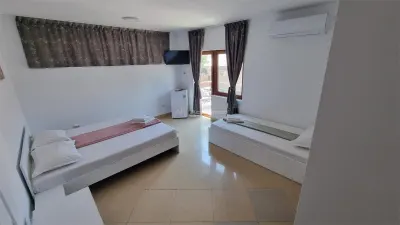 Villa 3 Chambres avec Pension 9 Chambres – Eforie Nord - foto 6