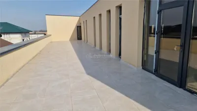 Spatiu comercial tip penthouse - Tunari - 376mp utili - constructie noua - lift - Tunari