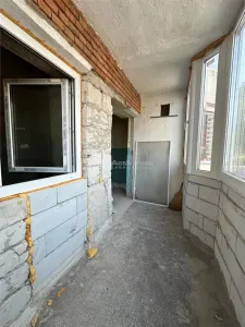 2-Bedroom Semi-Separated Apartment, 1st Floor, Ultra-Central Resita - foto 2