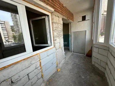 2-Bedroom Semi-Separated Apartment, 1st Floor, Ultra-Central Resita - foto 13