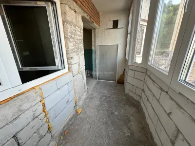 2-Bedroom Semi-Separated Apartment, 1st Floor, Ultra-Central Resita - foto 8