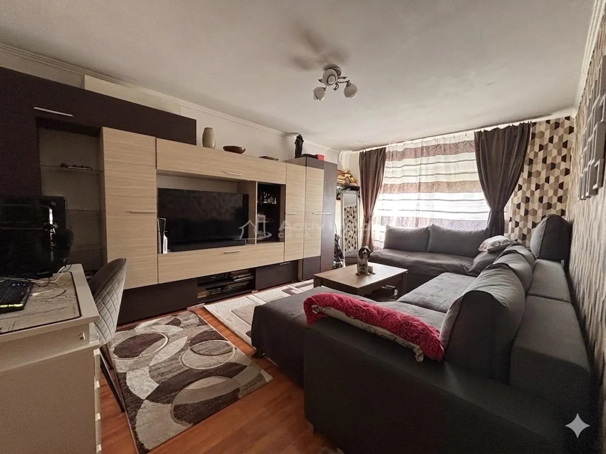 Apartament 3 camere tip PB bloc reabilitat - foto 1