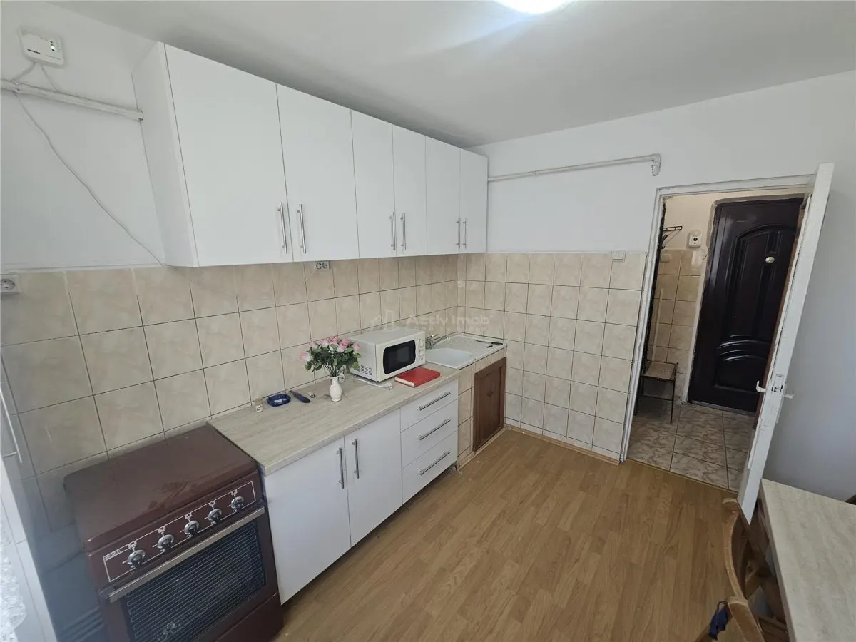 Resita, Furnished & Equipped Studio, 2nd Floor, Calea Caransebesului - foto 12