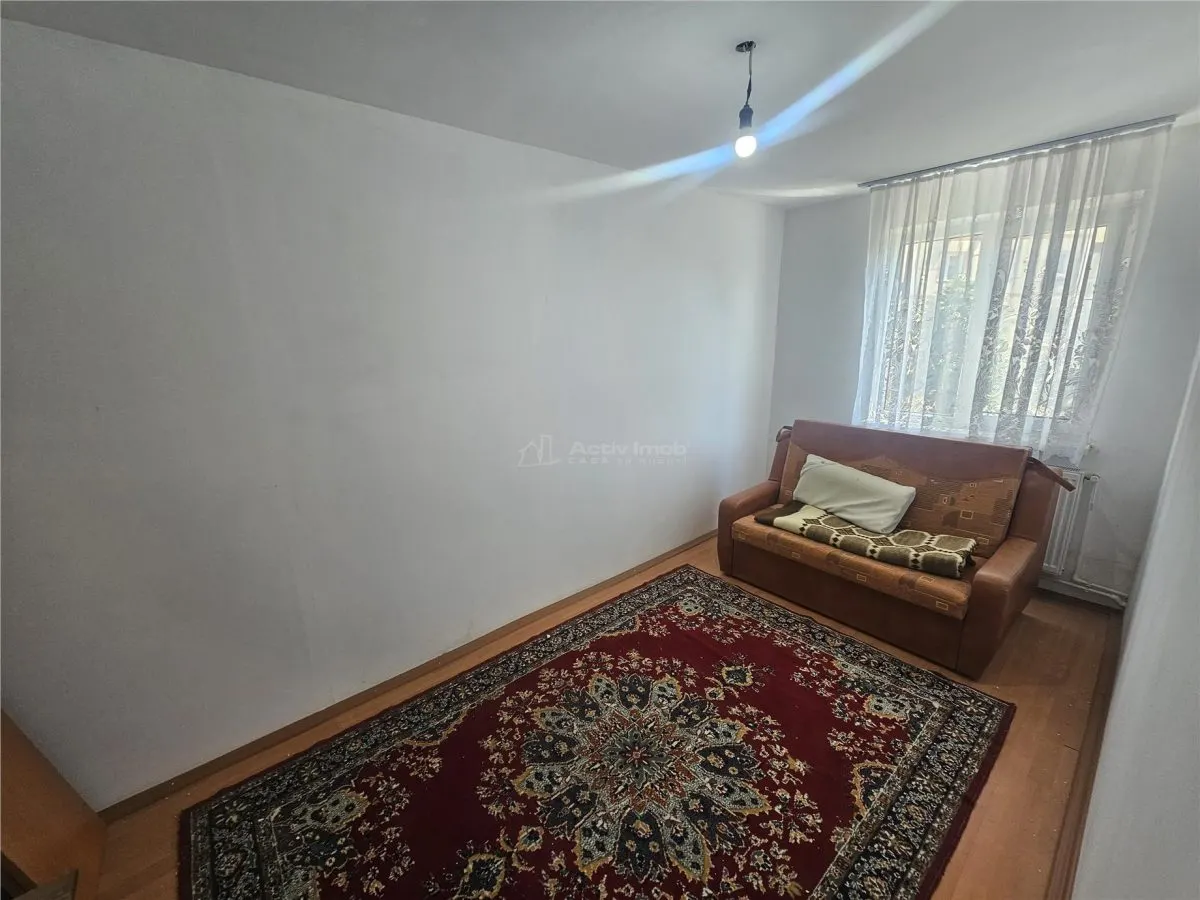 Resita, Furnished & Equipped Studio, 2nd Floor, Calea Caransebesului - foto 4