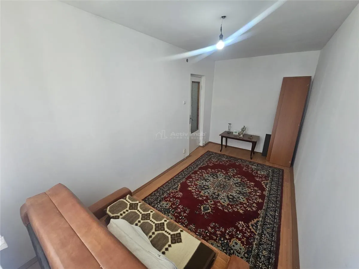 Resita, Furnished & Equipped Studio, 2nd Floor, Calea Caransebesului - foto 6