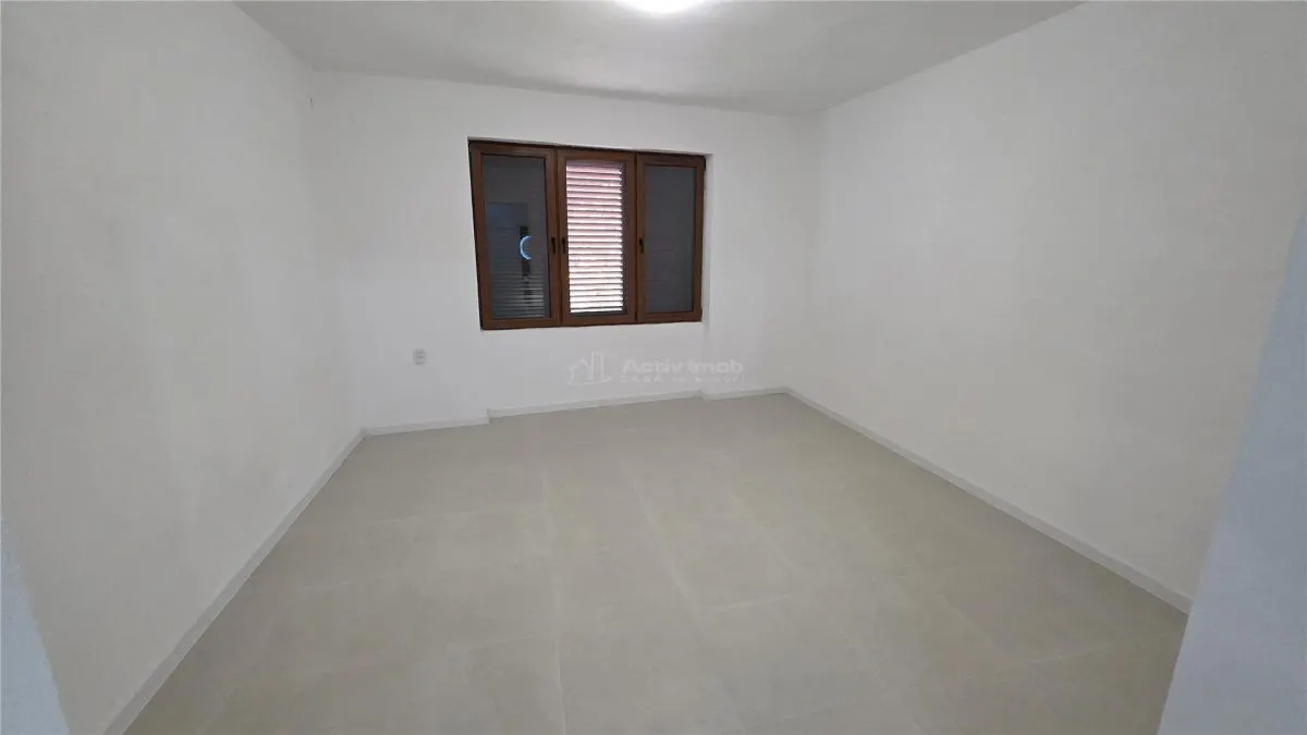 Racasdia, Spatiu Comercial la Sosea, Locatie Centrala - foto 11