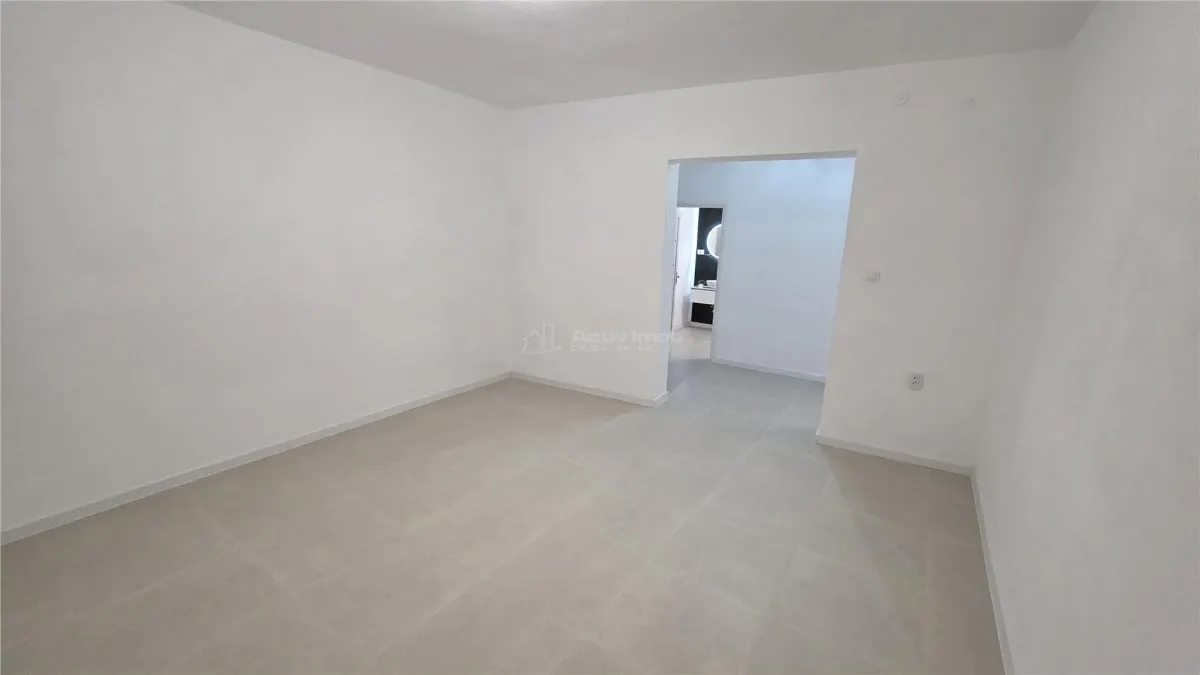 Racasdia, Spatiu Comercial la Sosea, Locatie Centrala - foto 12