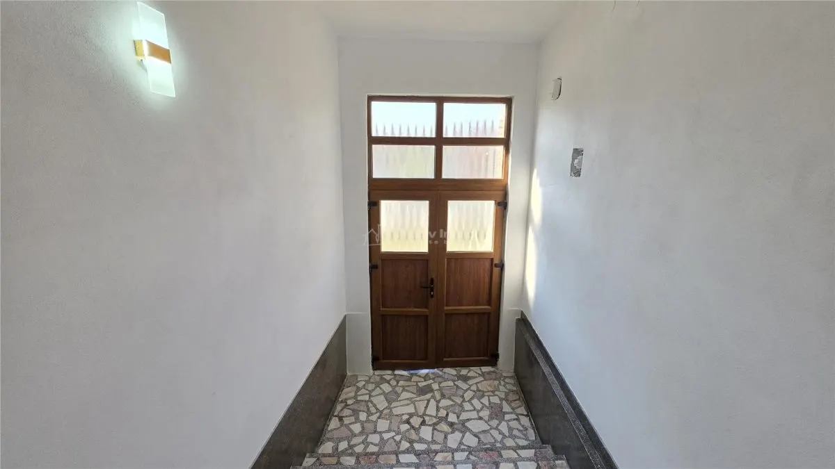 Racasdia, Spatiu Comercial la Sosea, Locatie Centrala - foto 15