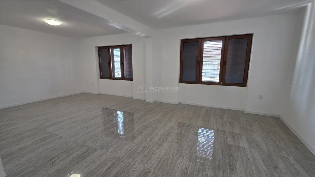 Racasdia, Spatiu Comercial la Sosea, Locatie Centrala - foto 3