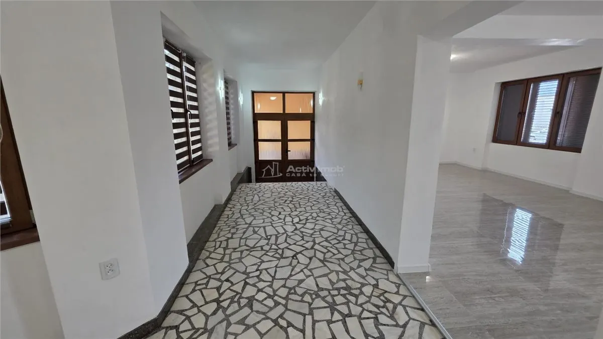Racasdia, Spatiu Comercial la Sosea, Locatie Centrala - foto 7