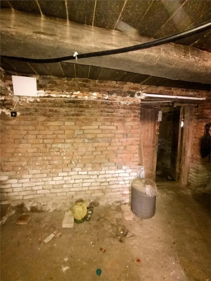Casa generoasa de vanzare la tara - foto 12