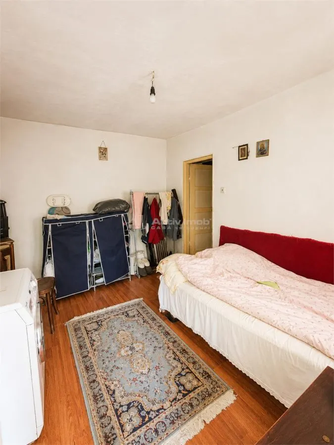 Casa generoasa de vanzare la tara - foto 7
