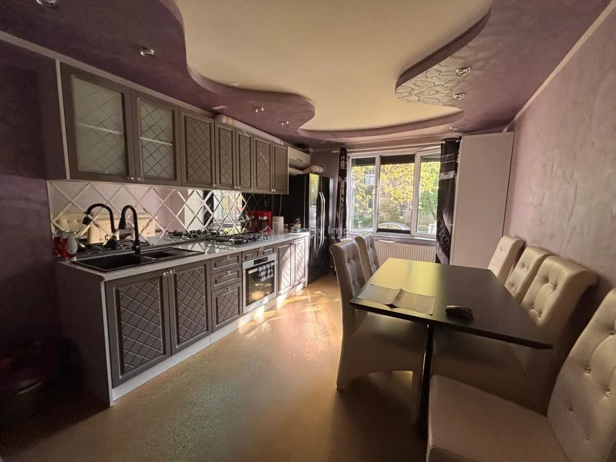 Investitie inteligenta: apartament si spatiu comercial cu acces separat - foto 6