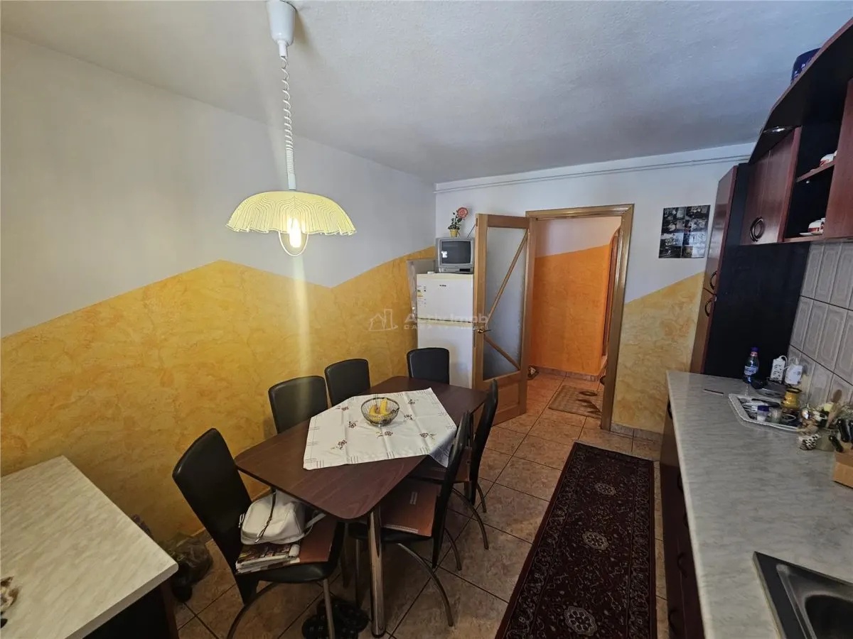 Resita, 3 Cam. Dec., Mobilat+Utilat, Micro 4 - foto 7