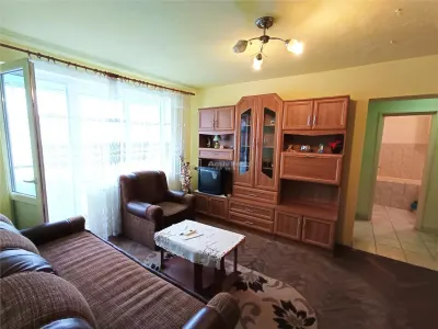 Apartament 2 cam. in Moldova Noua - Moldova Noua