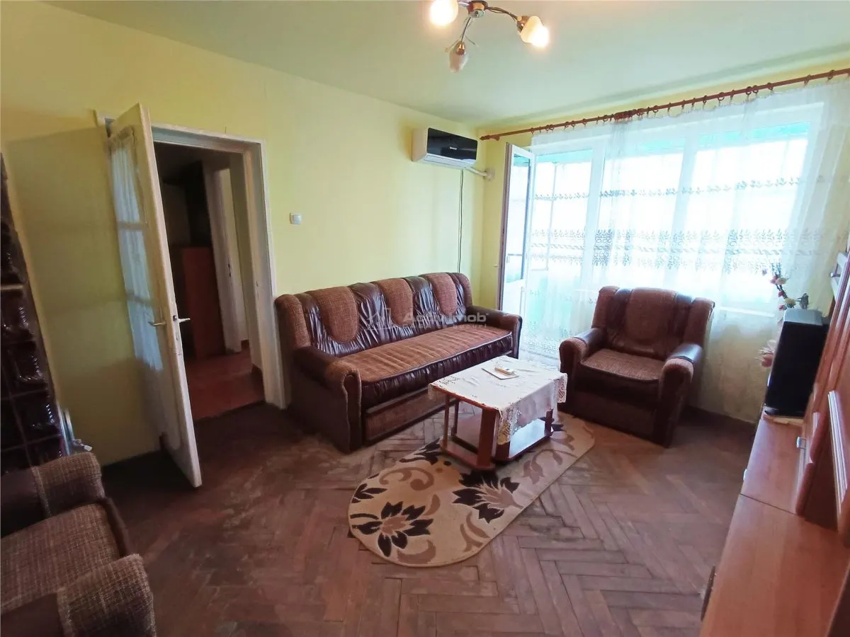 Apartament 2 cam. in Moldova Noua - foto 2