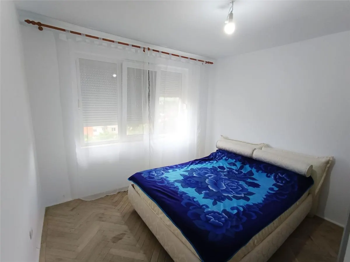Apartament 2 cam. in Moldova Noua - foto 5